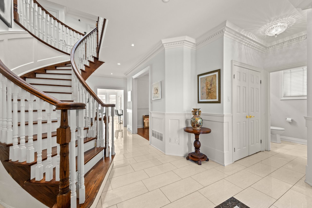 Exquisite Custom-Built Residence - Clanton Park