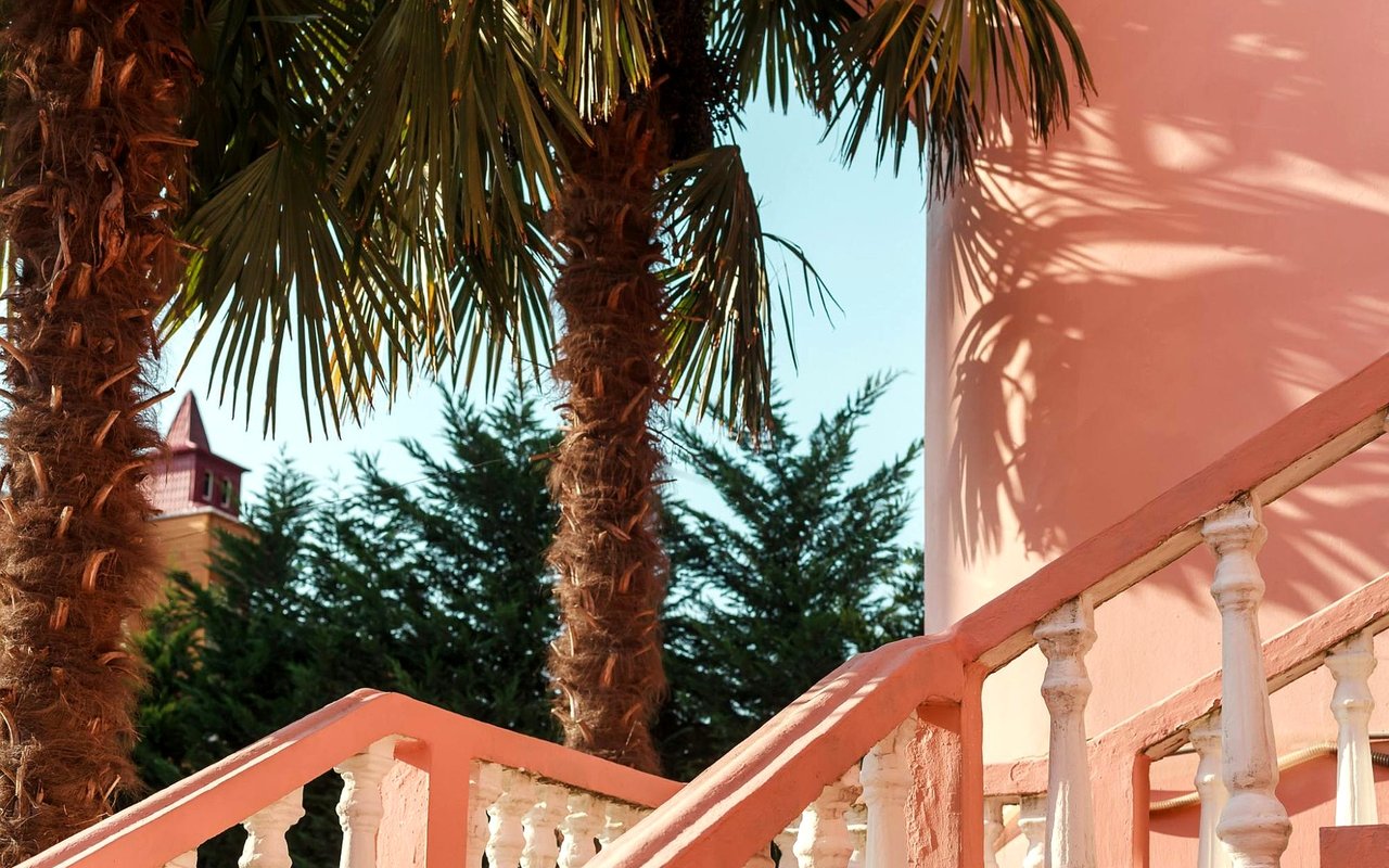 Decoding the Relationship Between Home Age and Market Value in Malibu