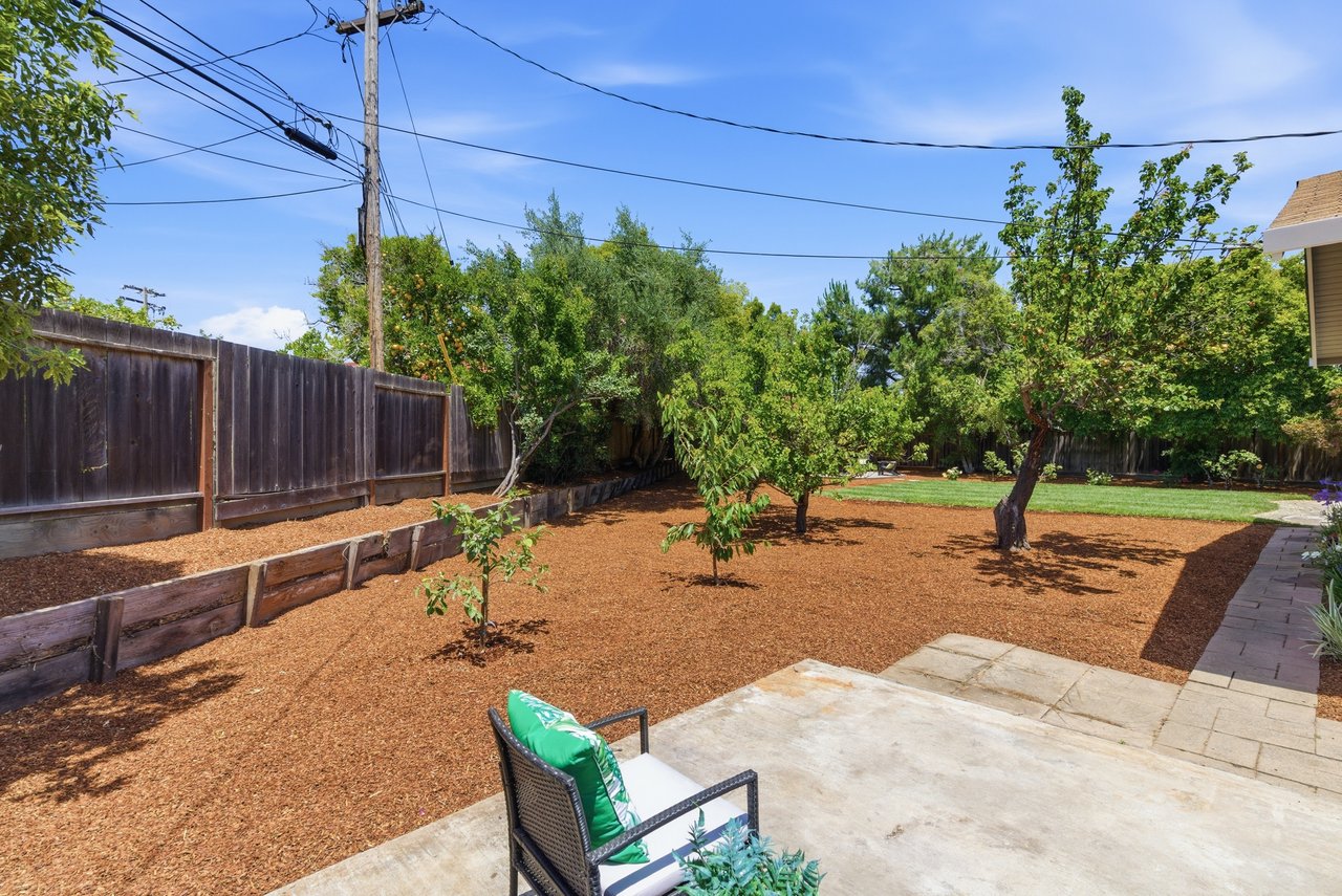 831 Mangrove Avenue