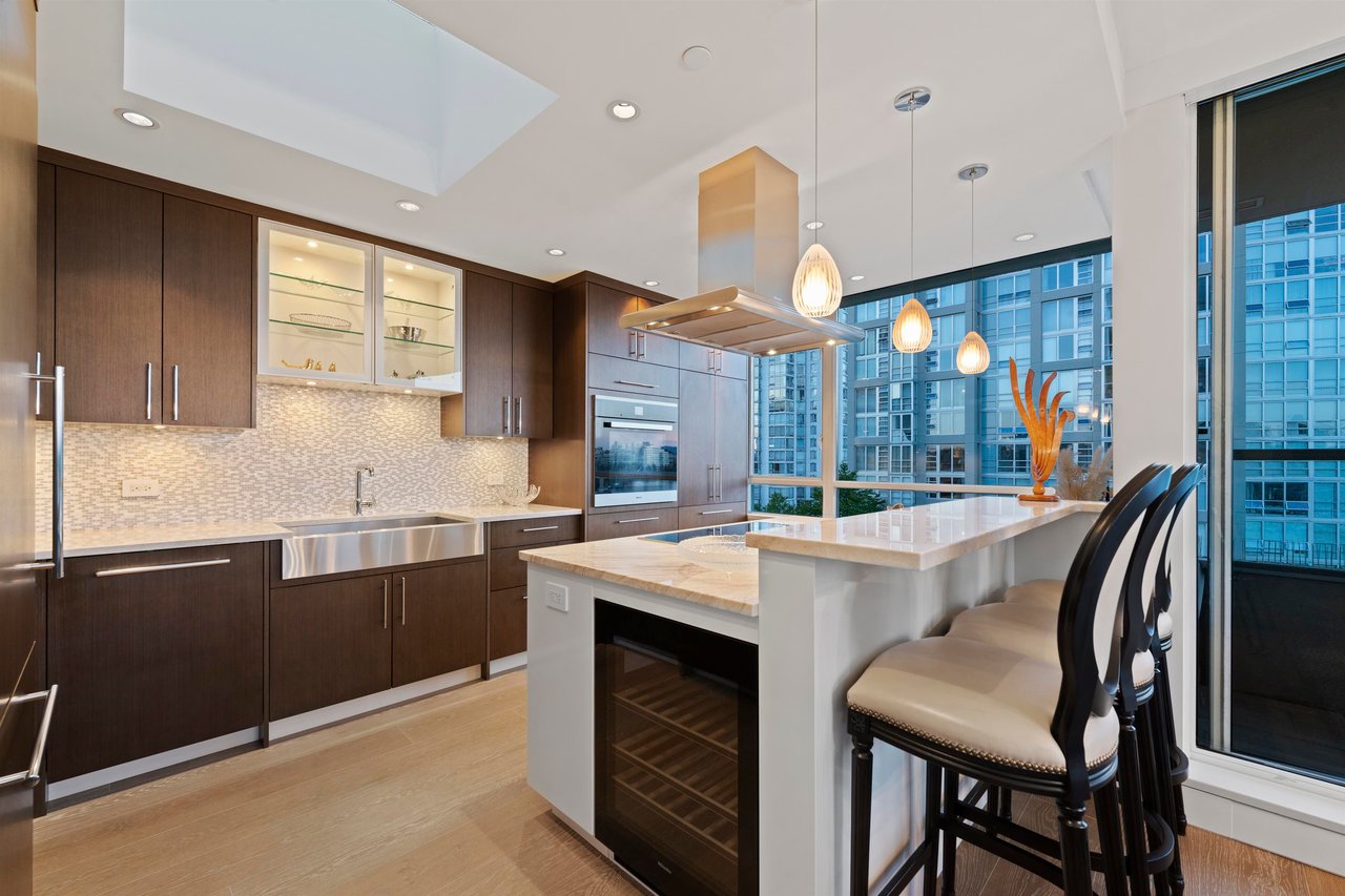 1006-1288 Marinaside Cres