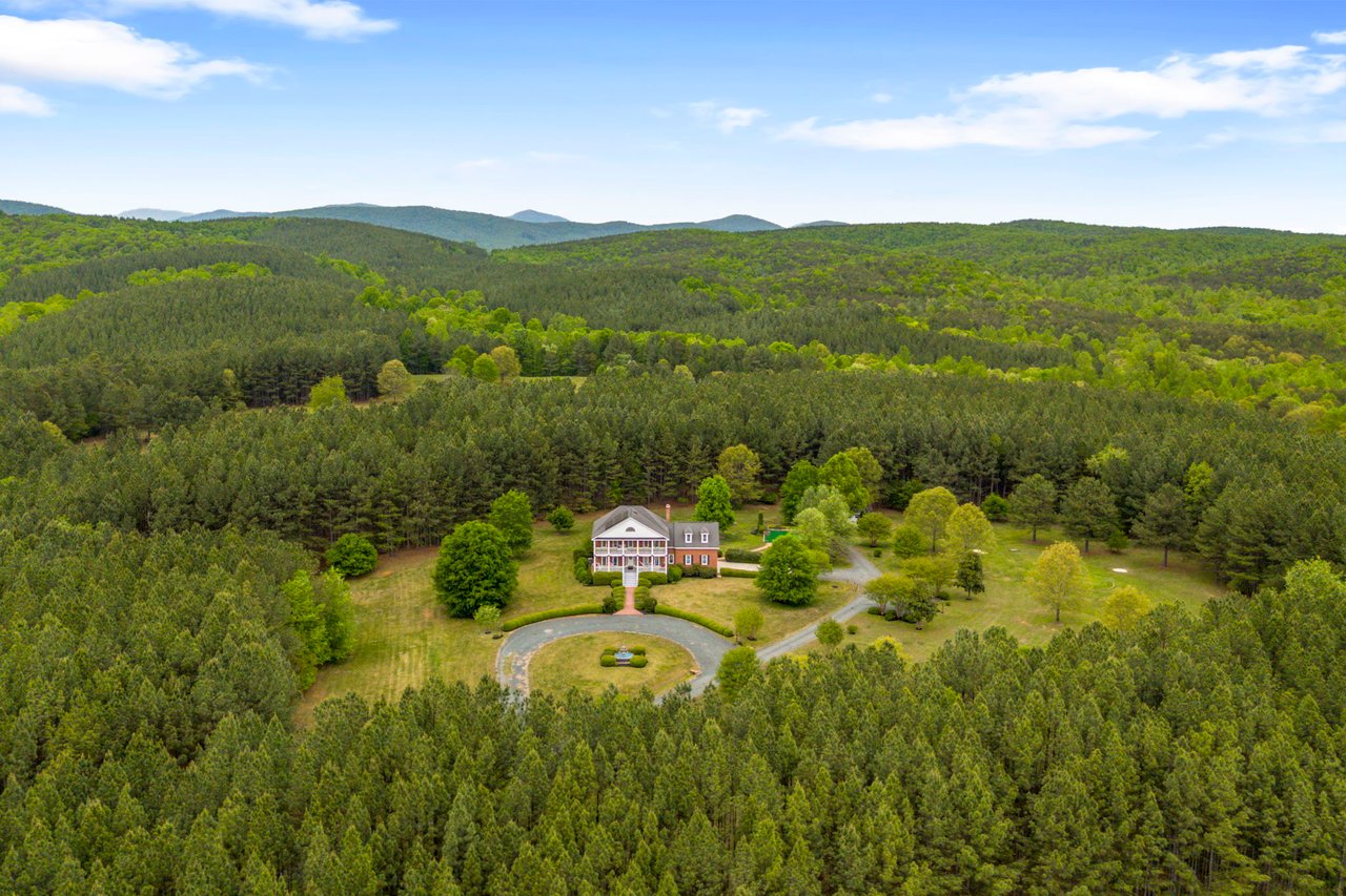 Selling the Outdoor Lifestyle of Windemere Estate