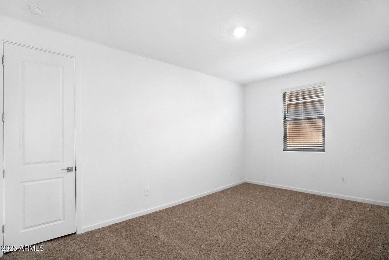 4811 W HUNTER Trail