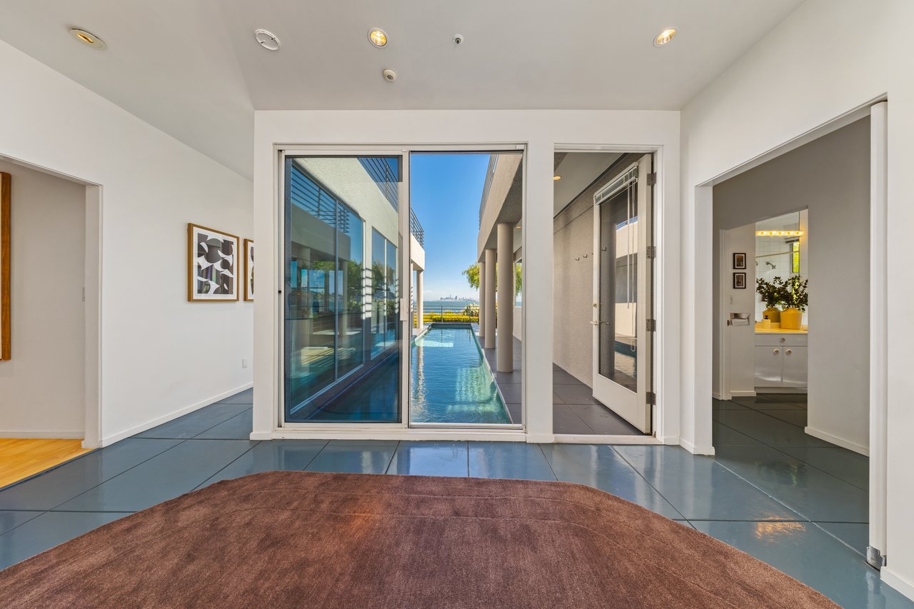 Sweeping Views Across the Bay