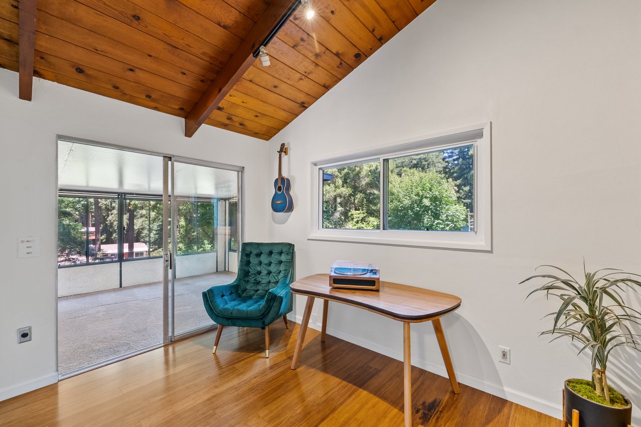 620 Knoll Way, Felton