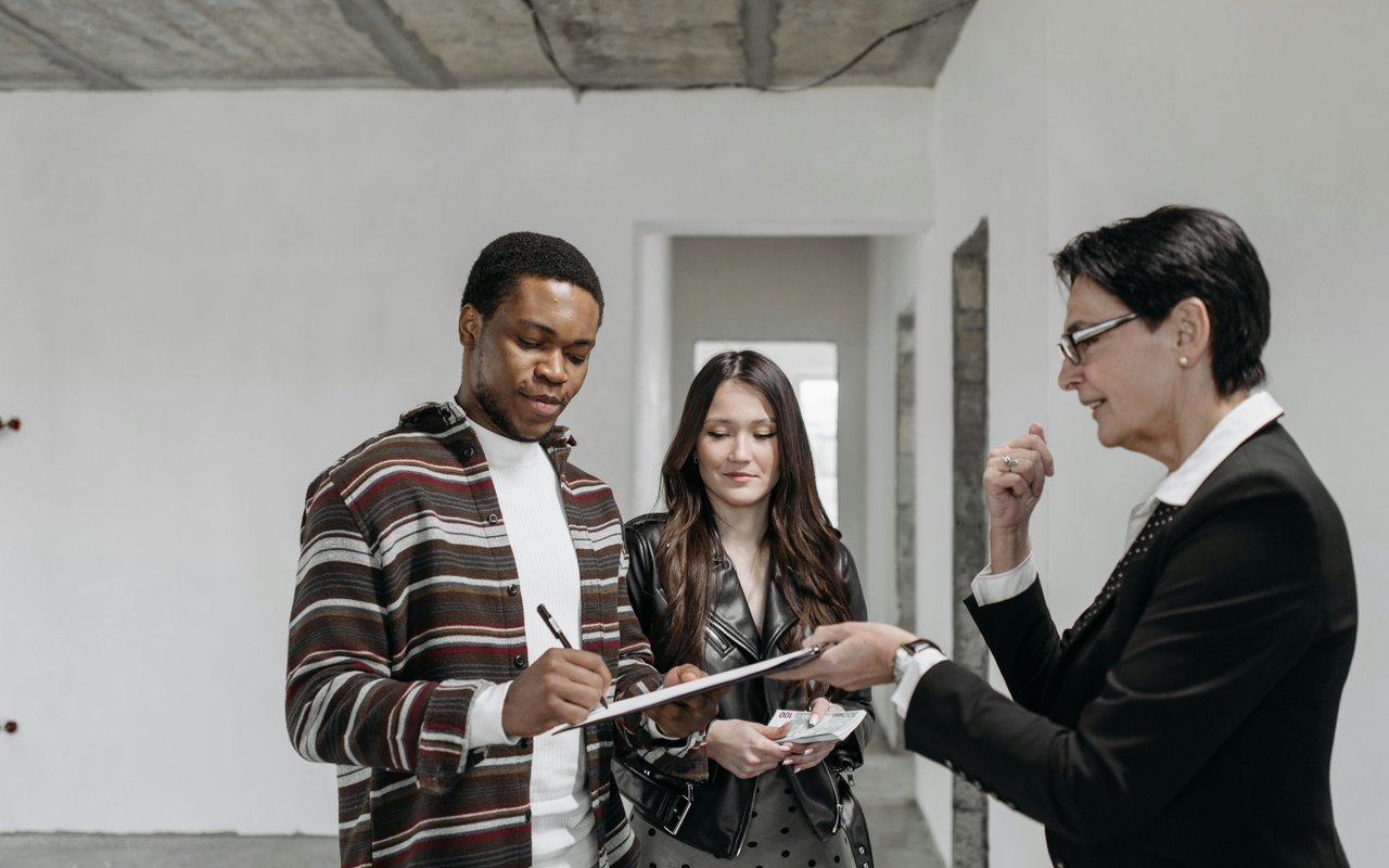 6 Questions to Ask Your Agent Before Signing a Listing Agreement in Savannah, GA and Chatham County