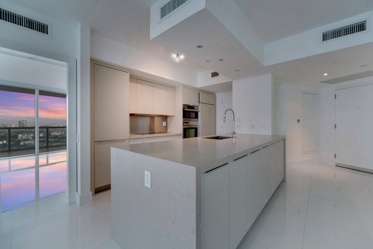 Icon South Beach Off Market | South Of Fifth