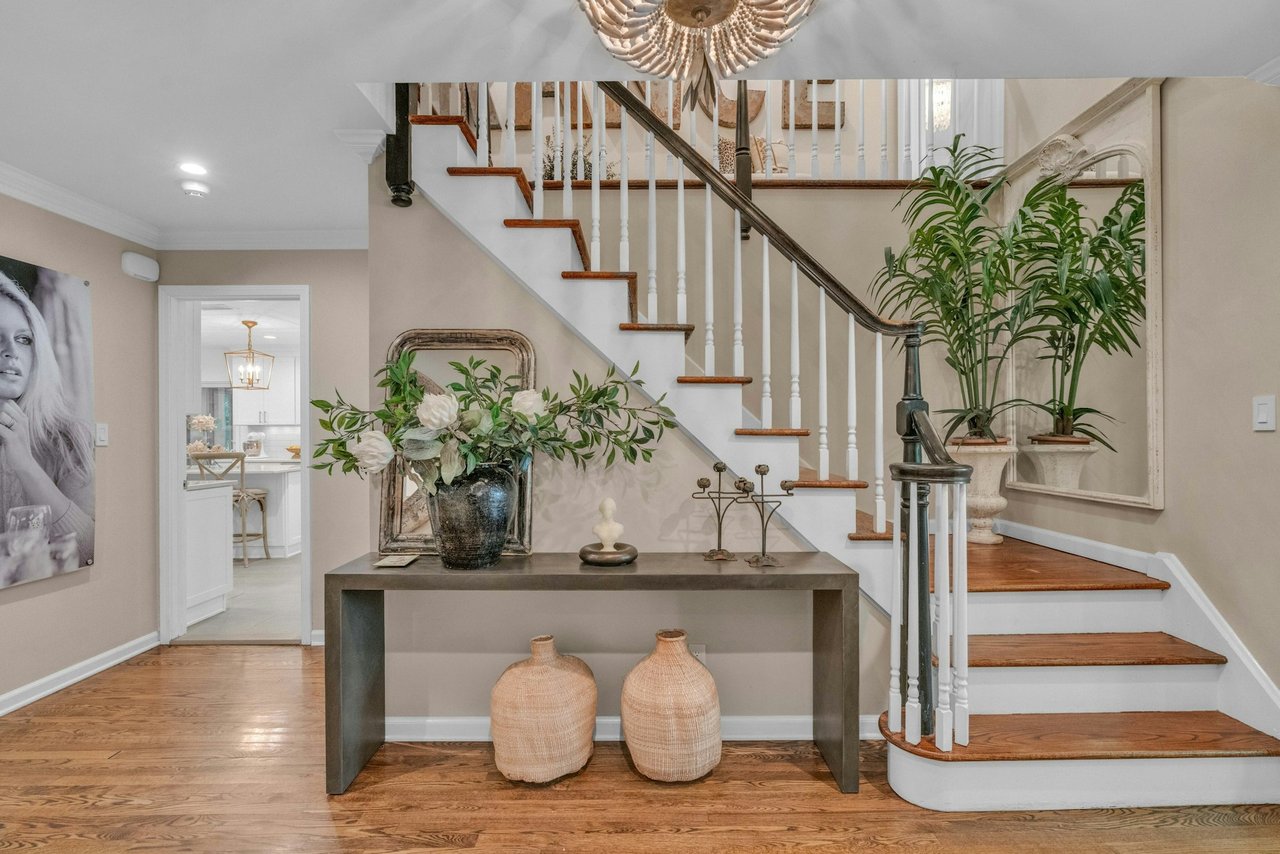 9 Deerfield Drive