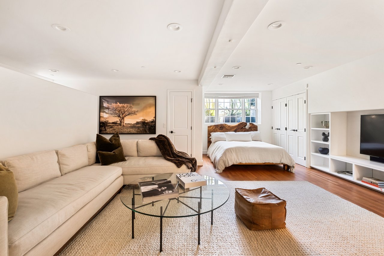 8835 Betty Way, West Hollywood