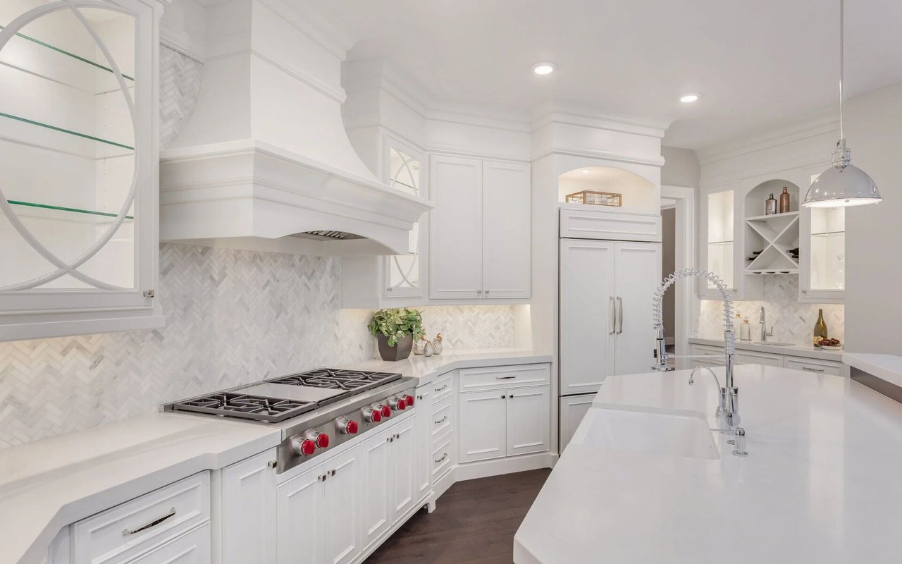 Efficient Cleaning Hacks for Busy Schedules
