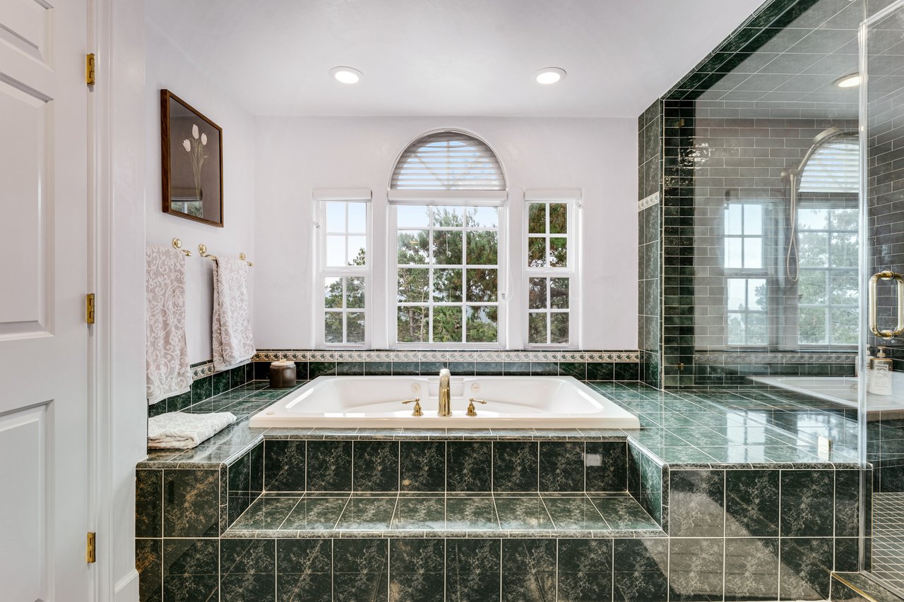 1 Overlook Pl, Monterey