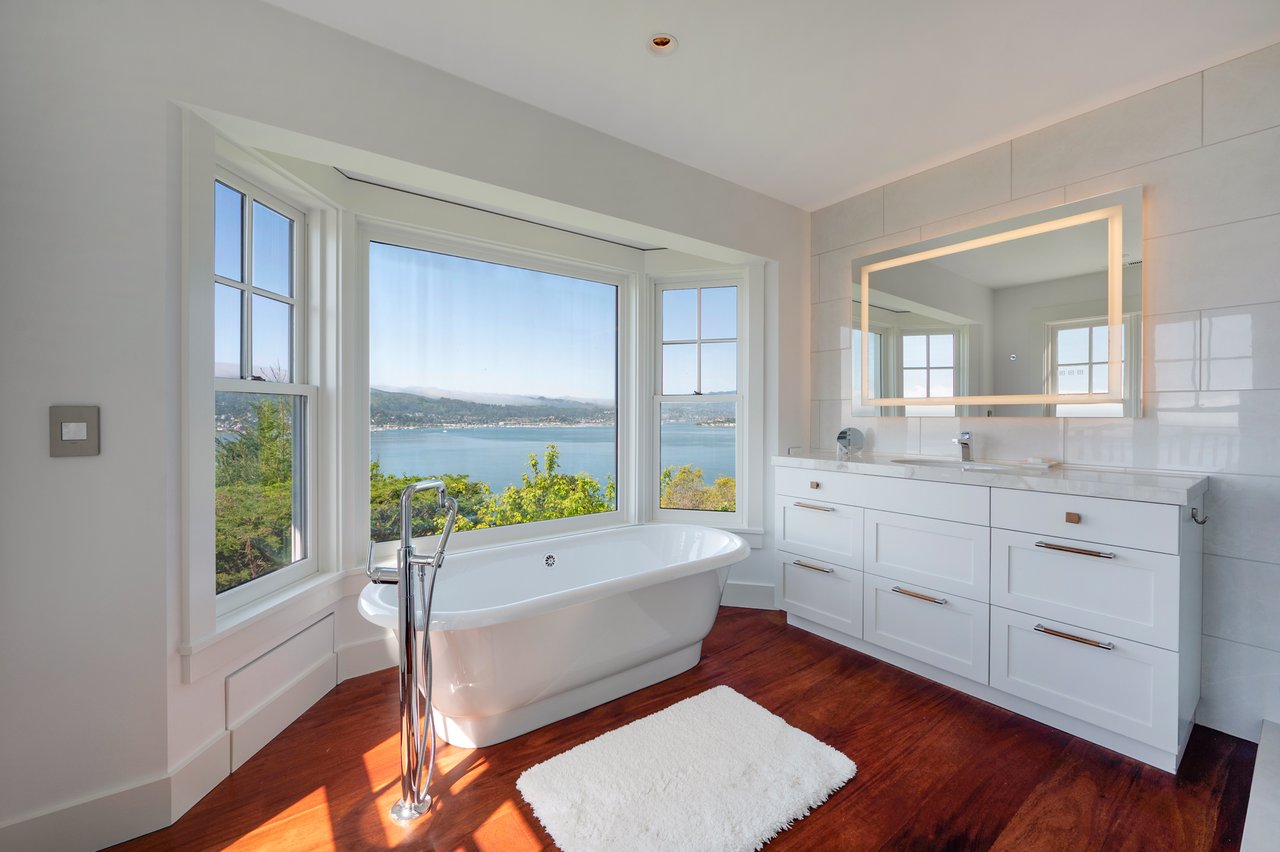 Stunning View Residence