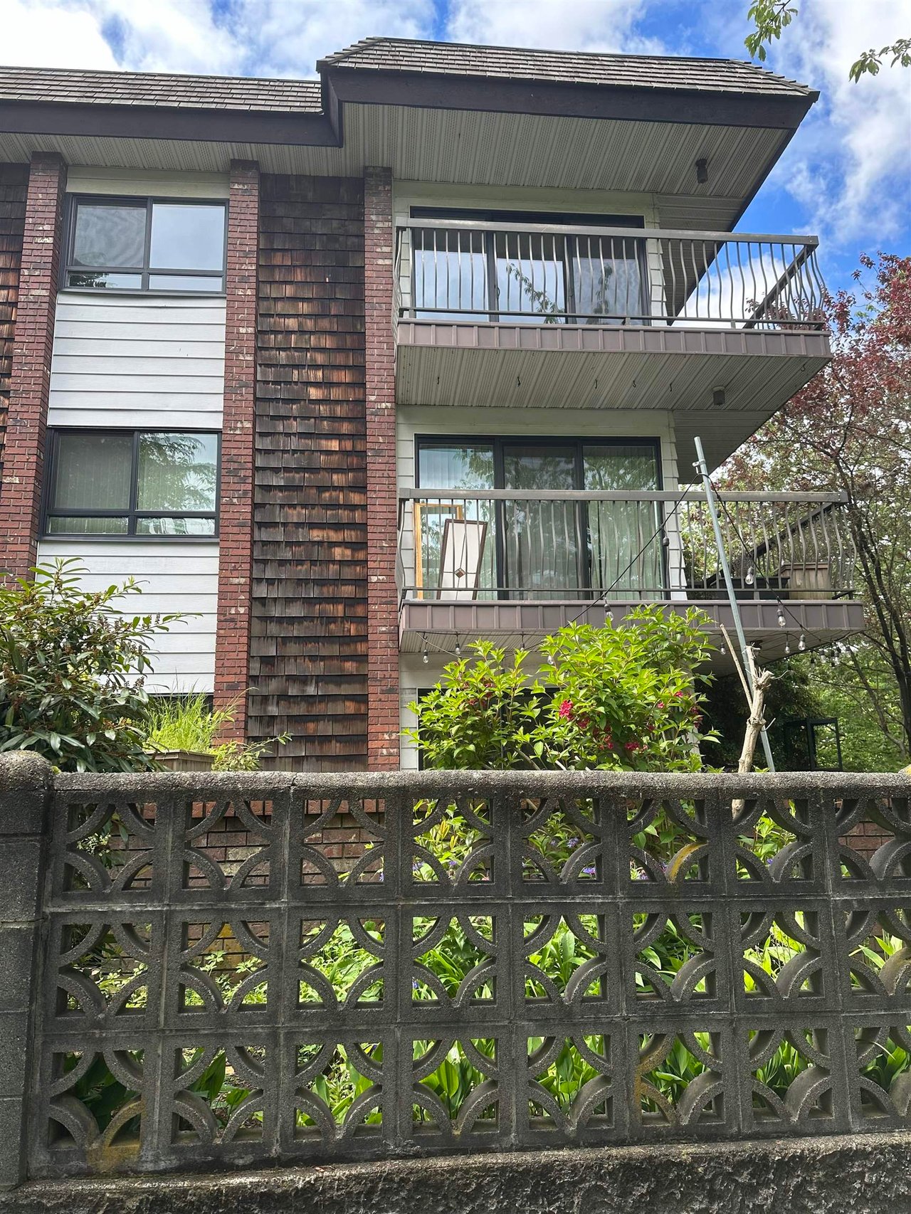 353-588 E 5 Ave