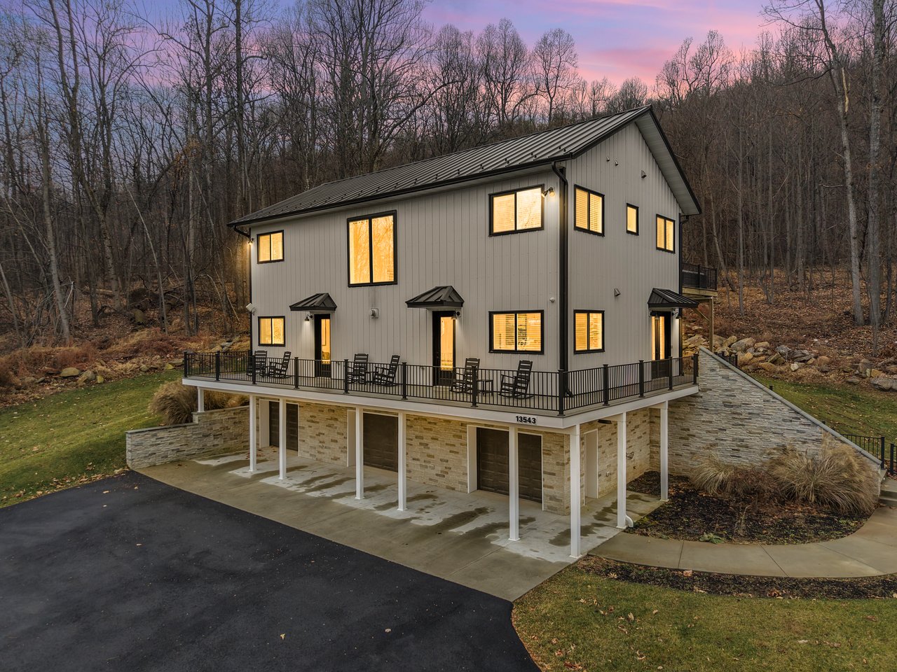 13543 Hanging Rock Ln, Lovettsville, VA 20180