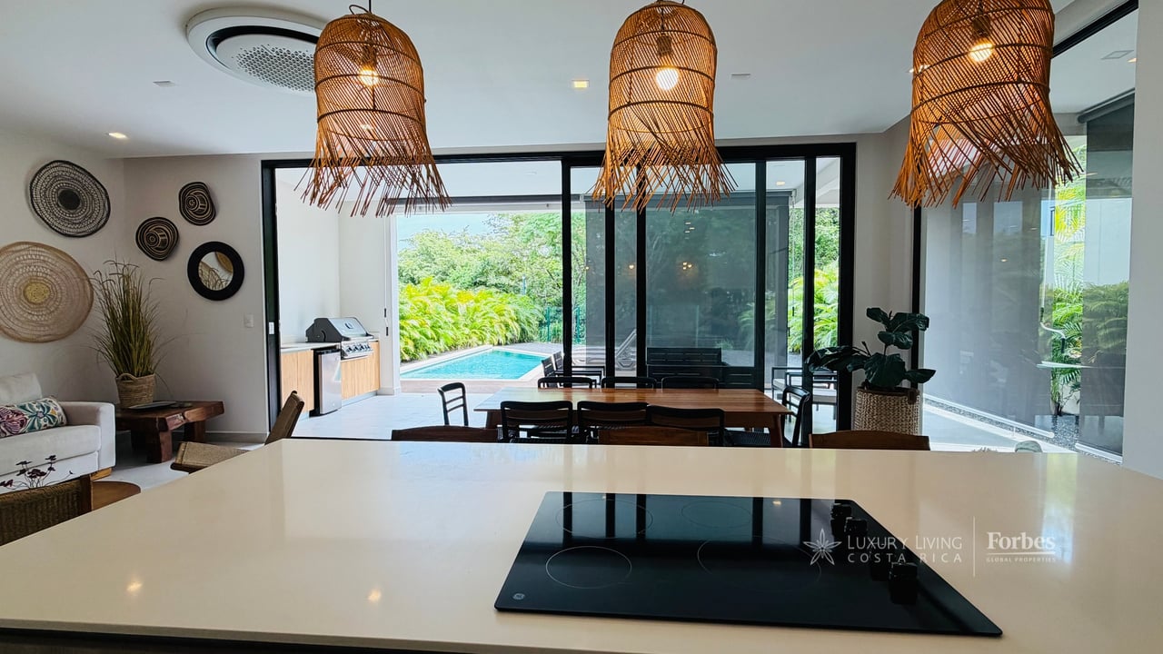 21479 - Luxury villa, 4 bedrooms, pool and excellent ROI for investors