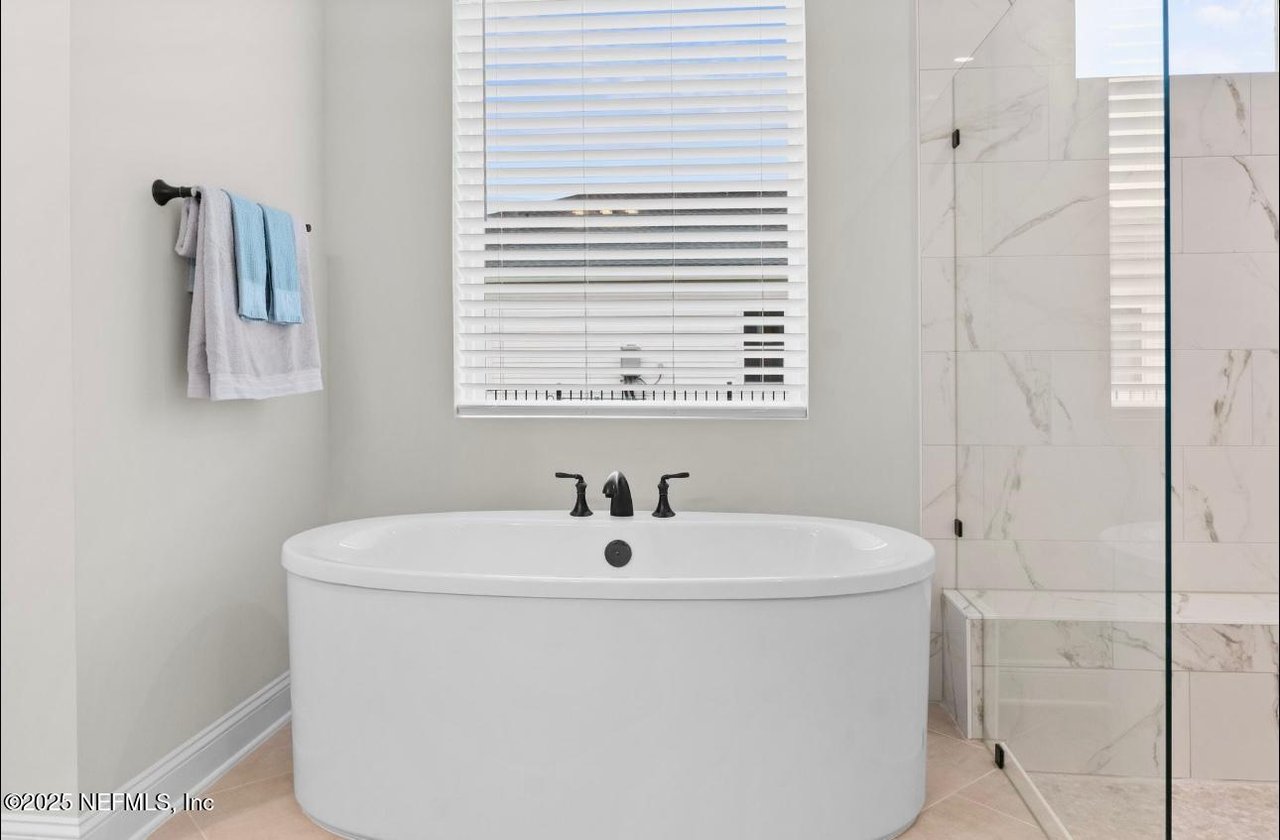 462 HILLENDALE Circle, St. Johns