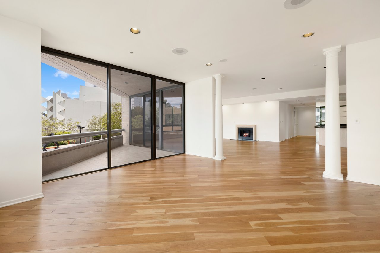 10430 Wilshire Blvd #202, Westwood