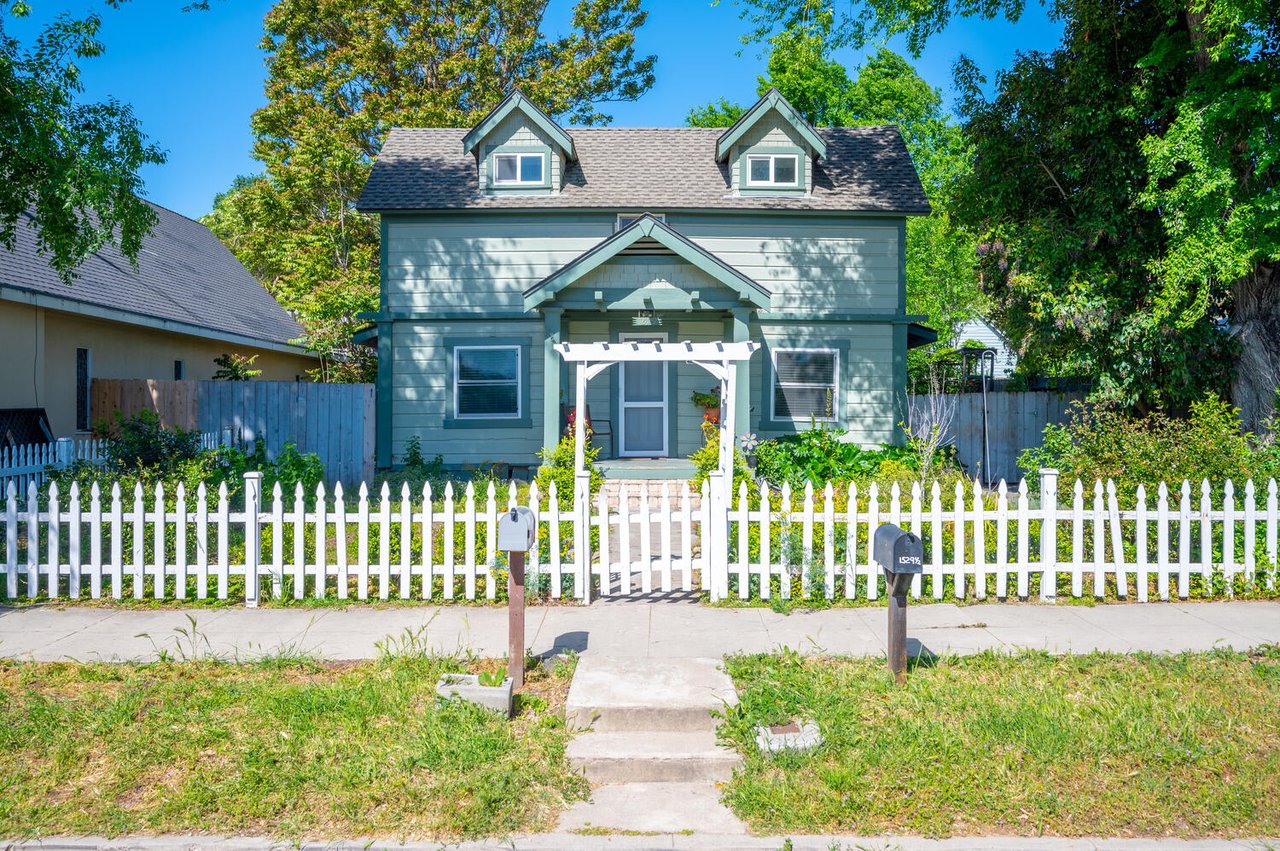 1529 Oak St. 