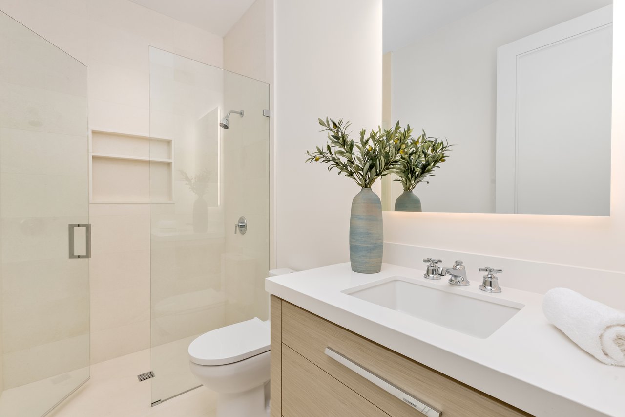 New Construction in Coveted Midtown