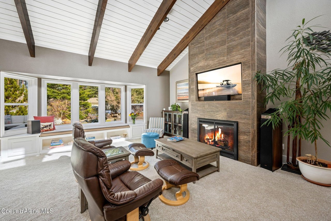 3019 E RIVERCREST DR