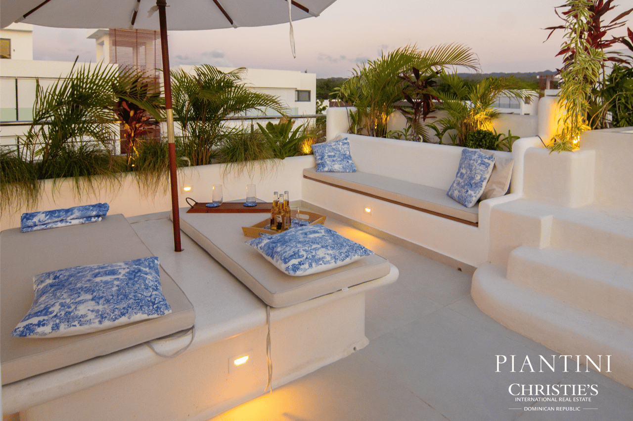 Sunrise Penthouse, Terrenas