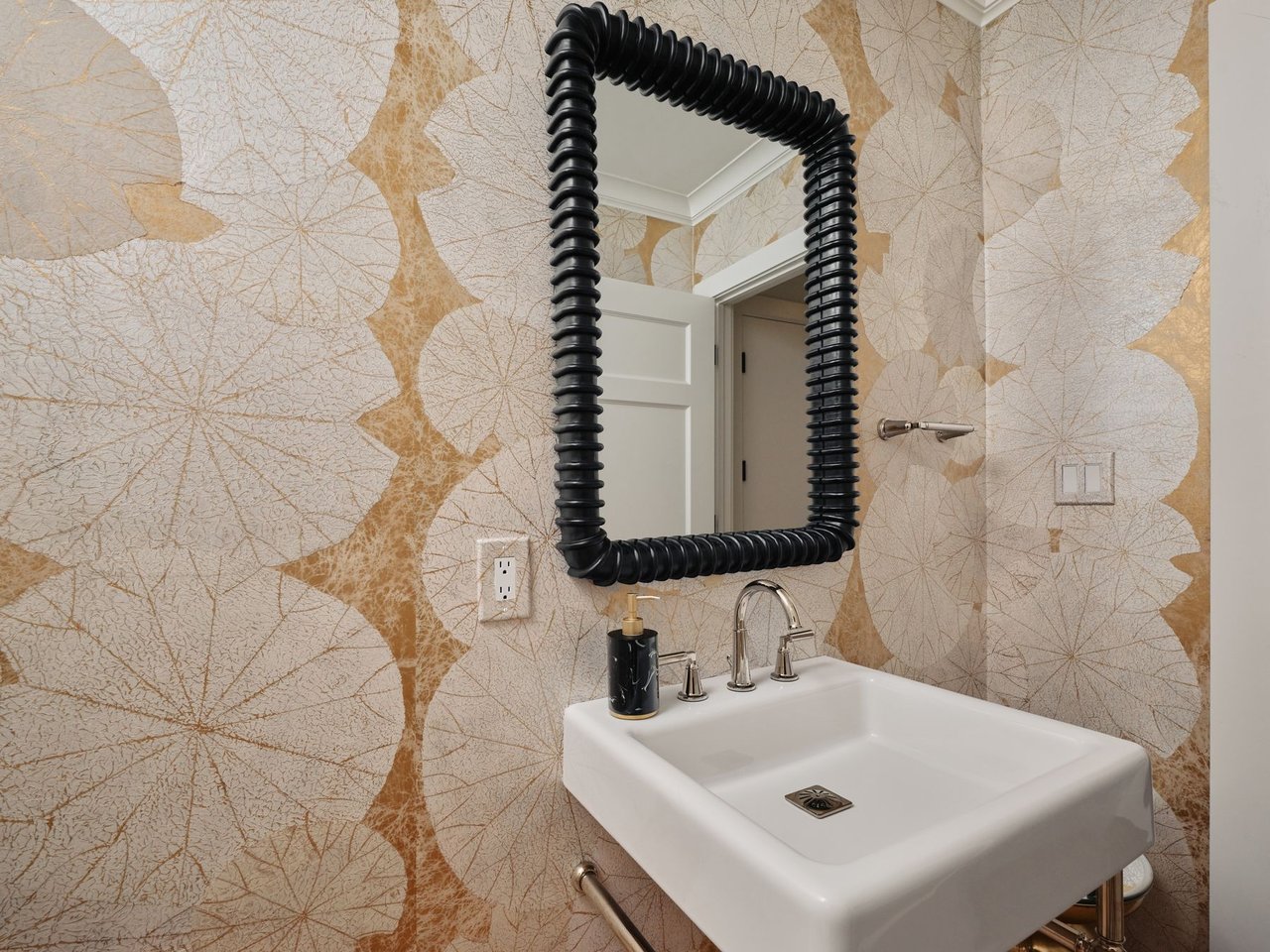 The Tarrytown Enclave | A Rare Compound in the Heart of Central Austin