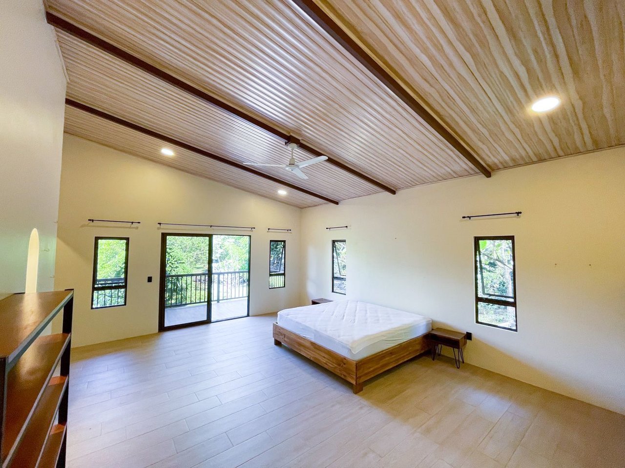 Creekfront Country Acreage Home, Perez Zeledon, San Jose