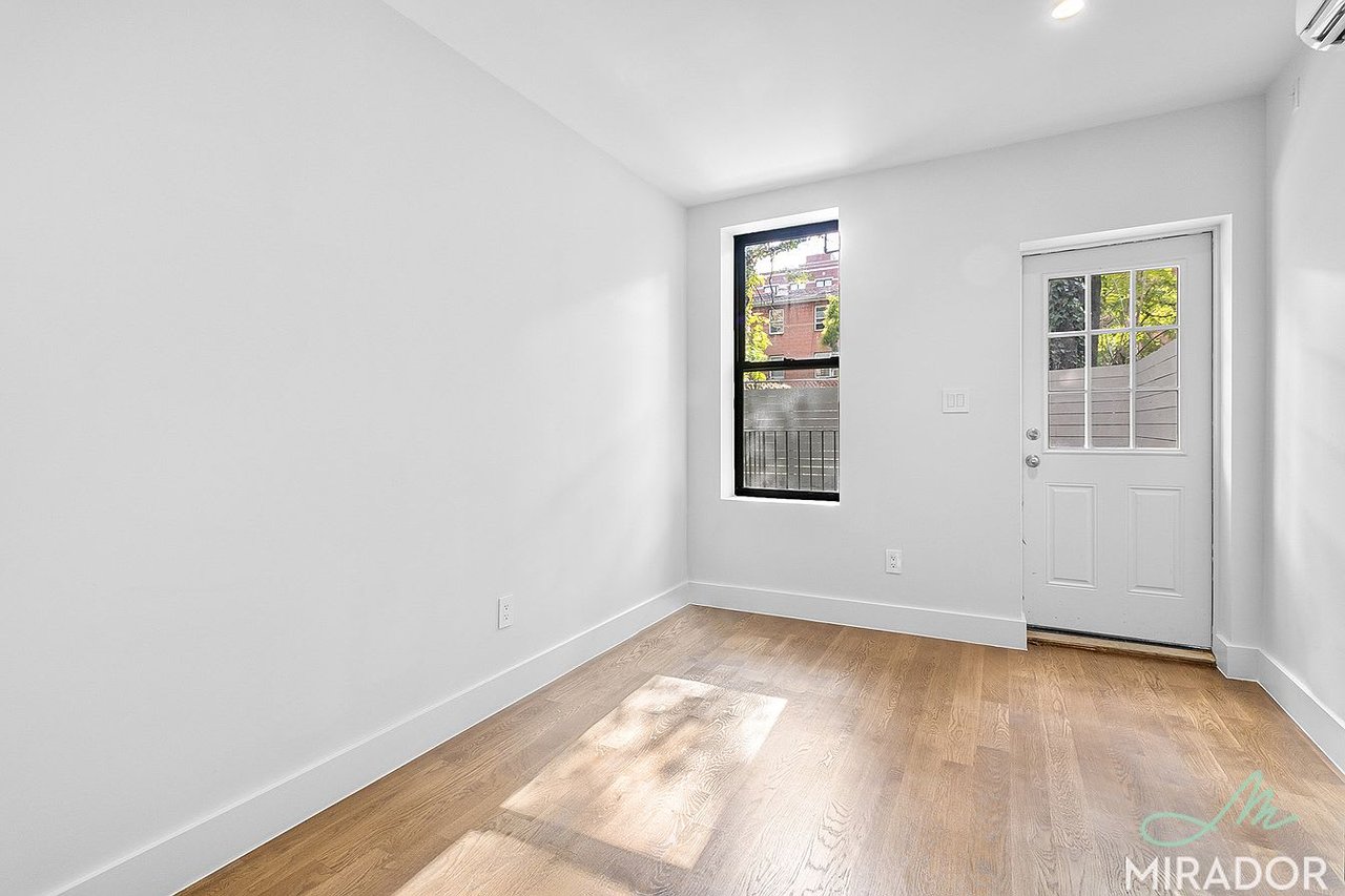 738 East 6th Avenue
