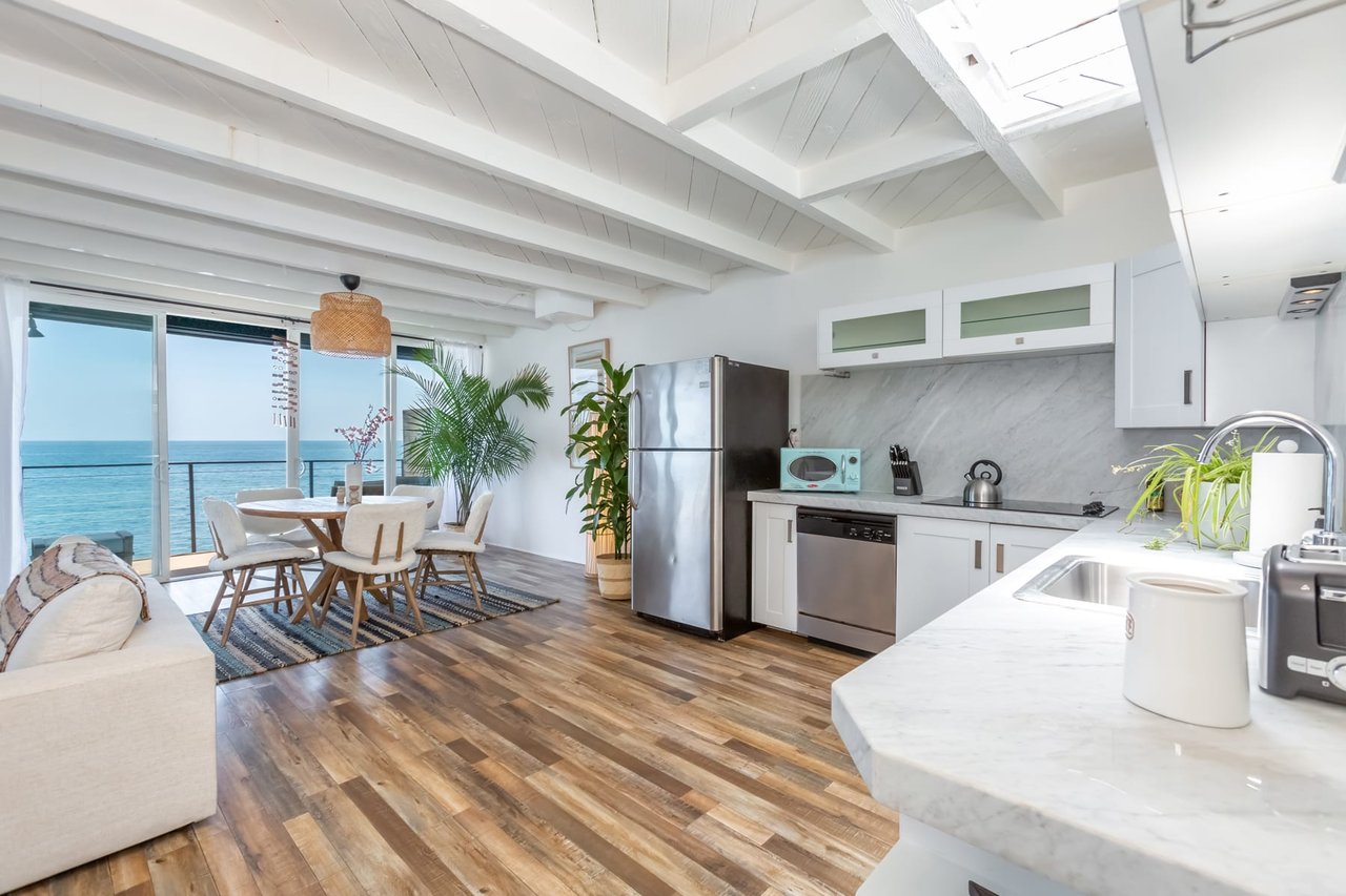 MALIBU BEACH HOUSE 48