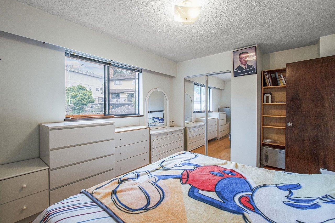 2920 Camrose Dr