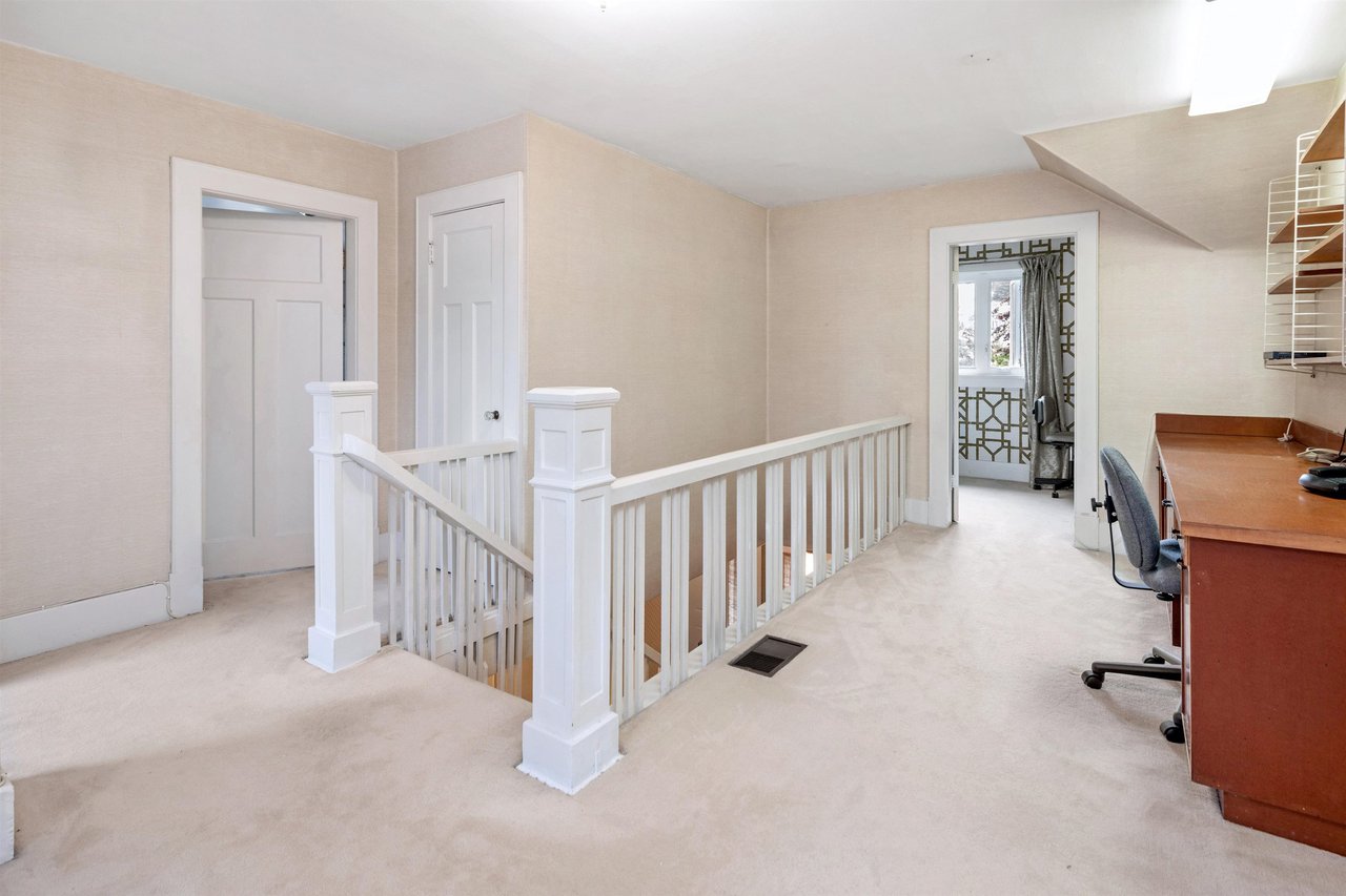 1281 W 32nd Ave