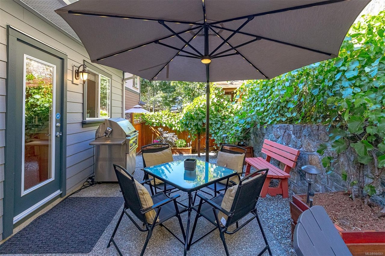 577 Kingsview Ridge