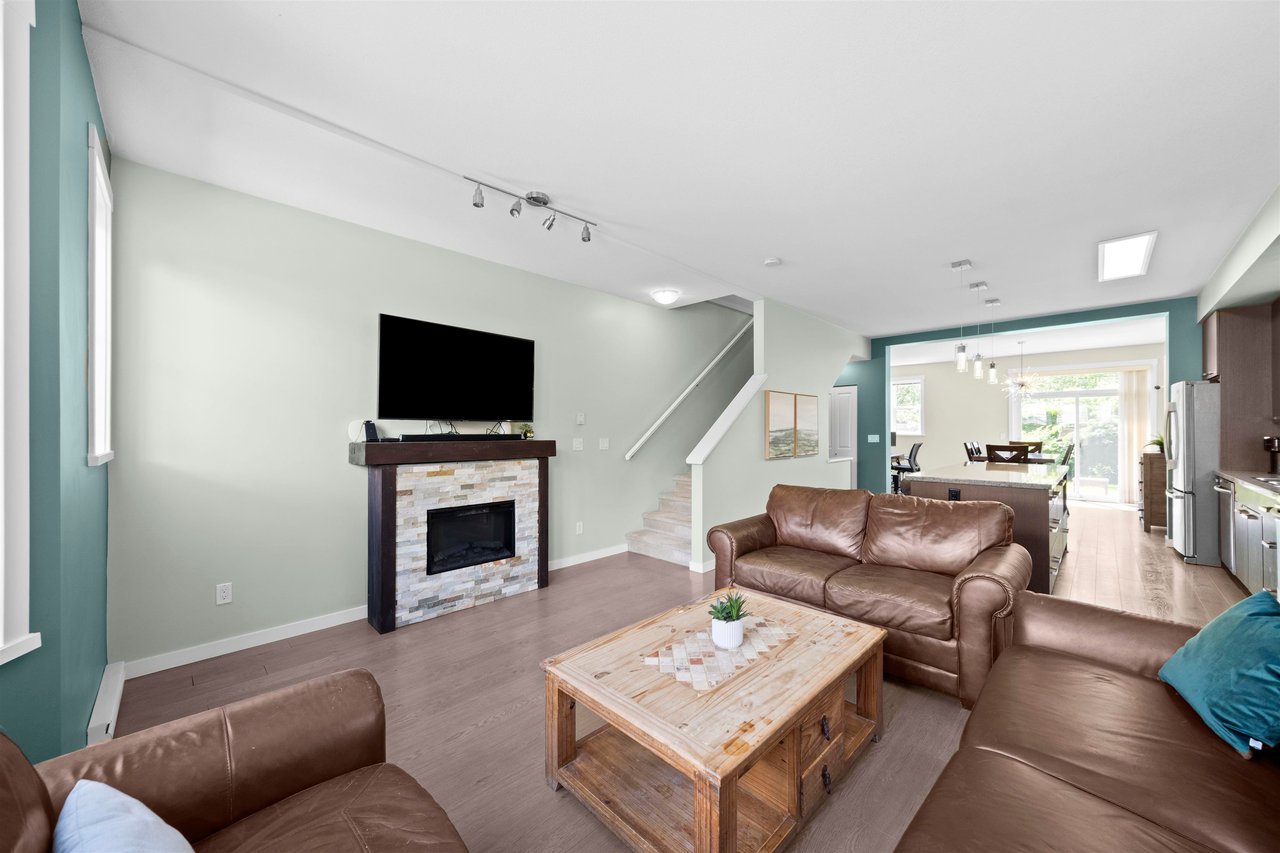 83-14838 61 Ave