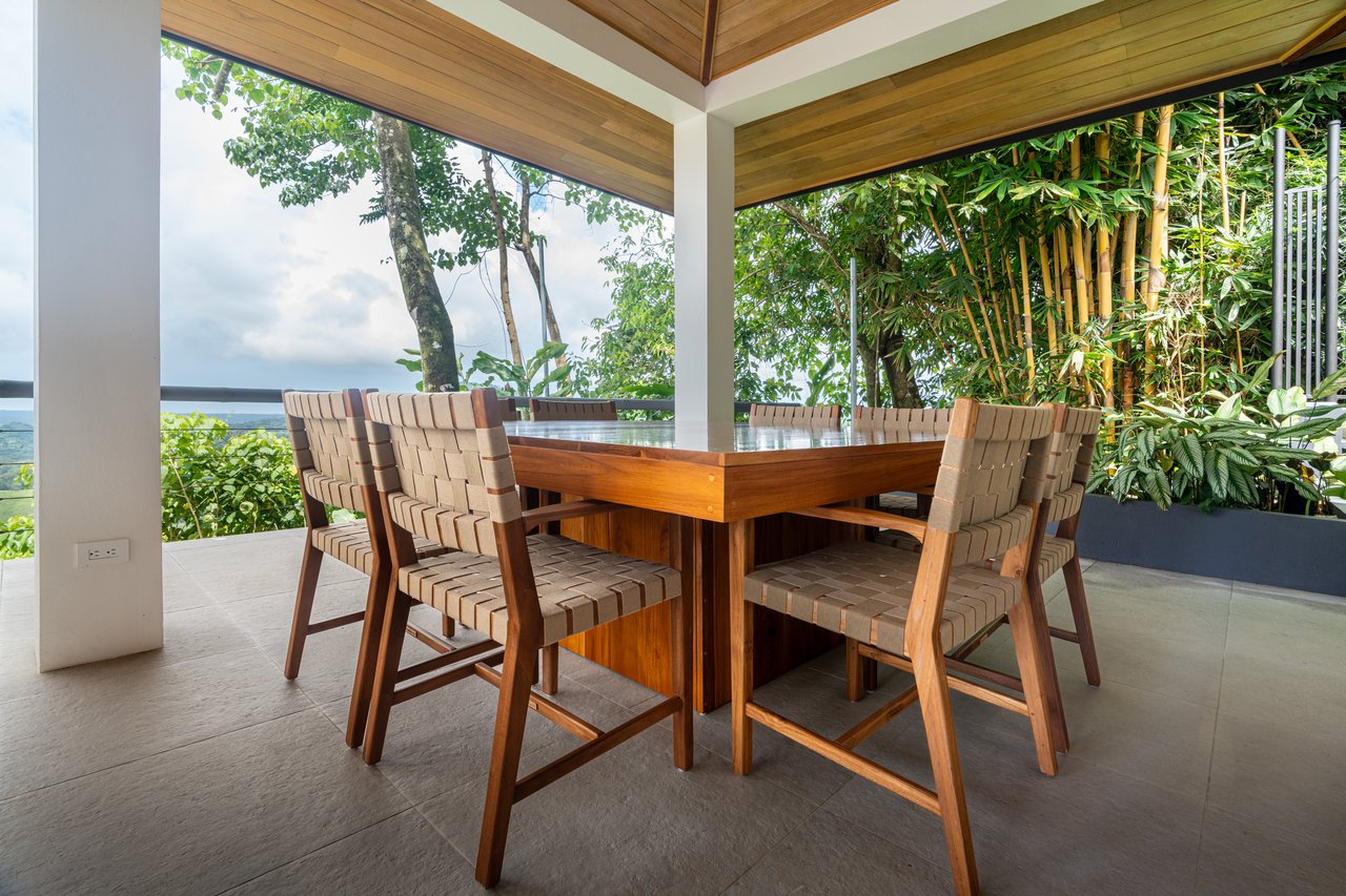 Casa Amarilla – Oceanfront Luxury Meets Sustainable Living in Tres Rios