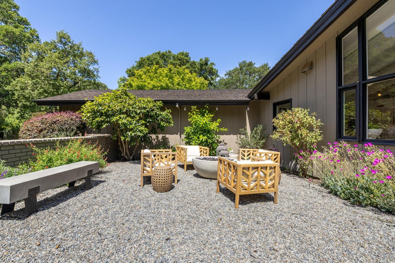 138 Bolivar LN
