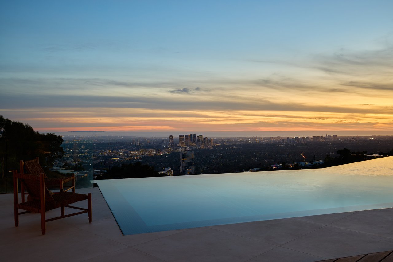 1615 Blue Jay Way, Bird Streets