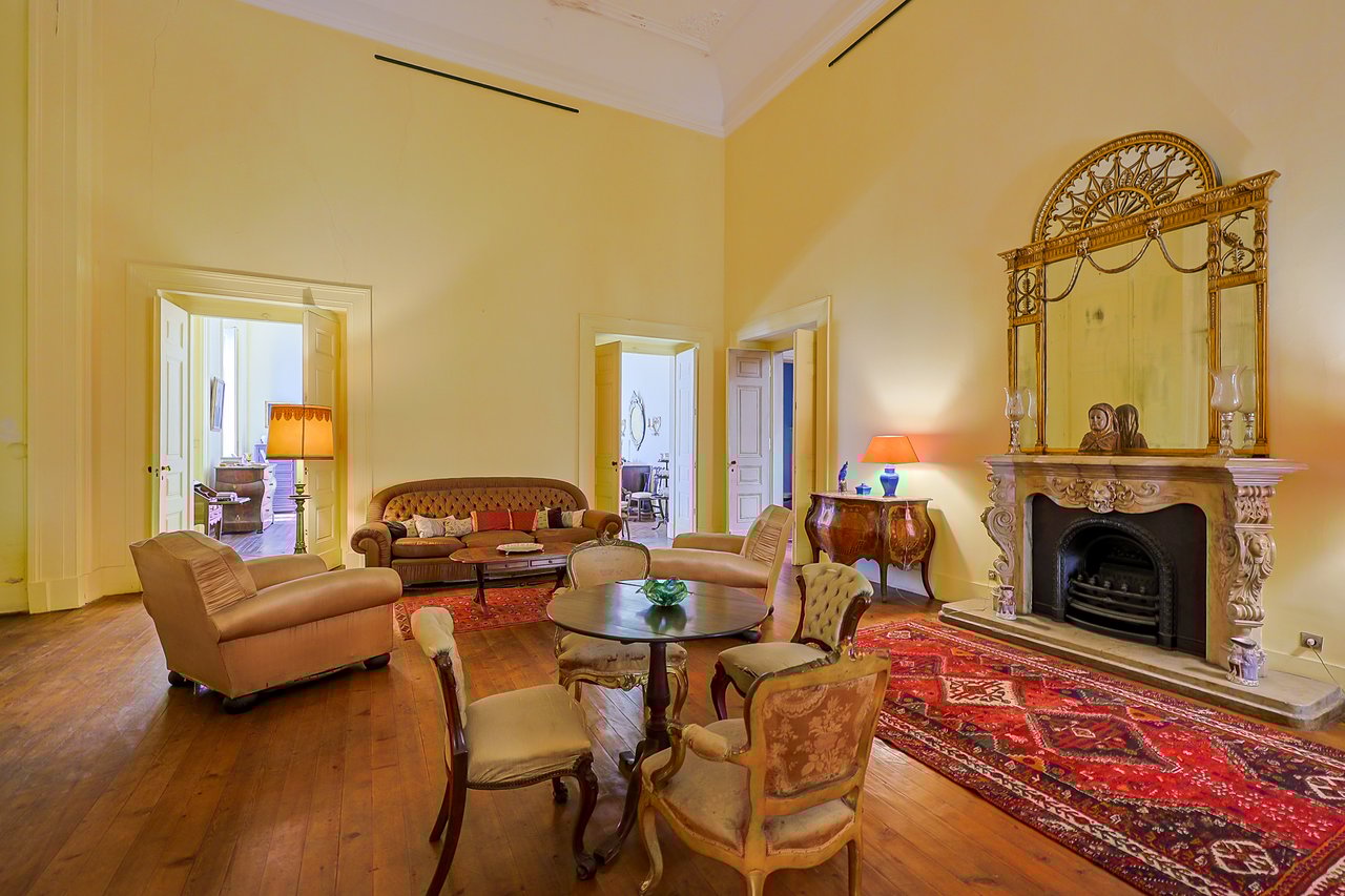 Quinta do Relógio: Historic 19th-Century Waterfront Palacete in Paço de Arcos, Oeiras