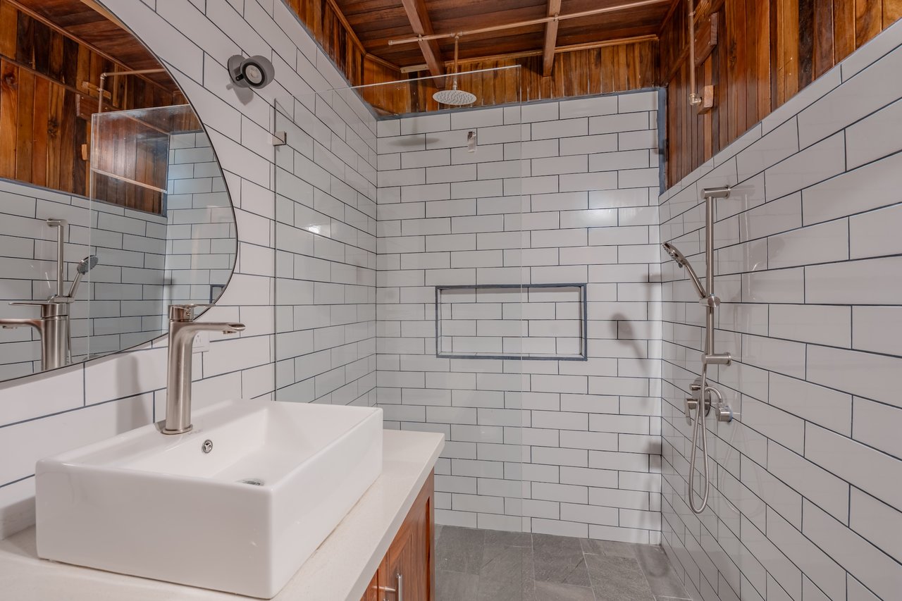 Eco Luxury Estate in Monteverde with Panoramic Gulf Views & Flat Land