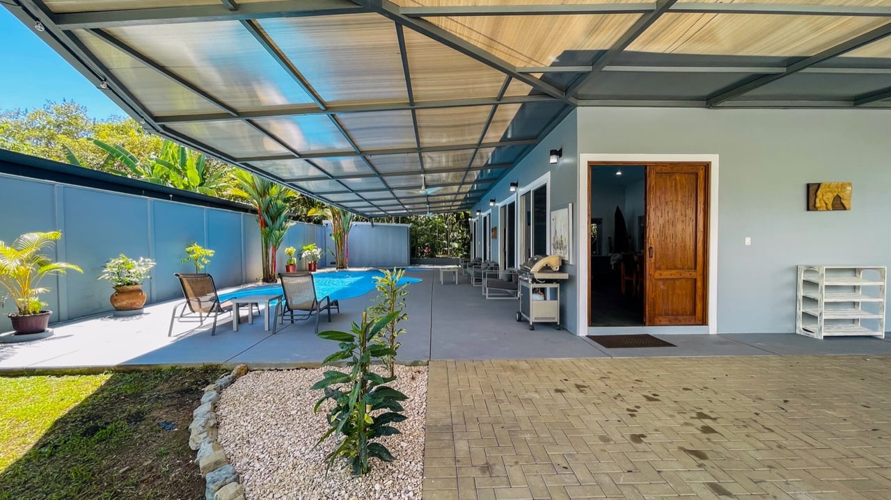 Immaculate 3-Bedroom Home with Pool Near Marino Ballena National Park