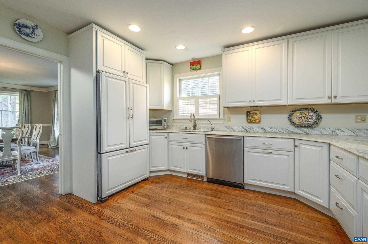 25 Ednam Village St