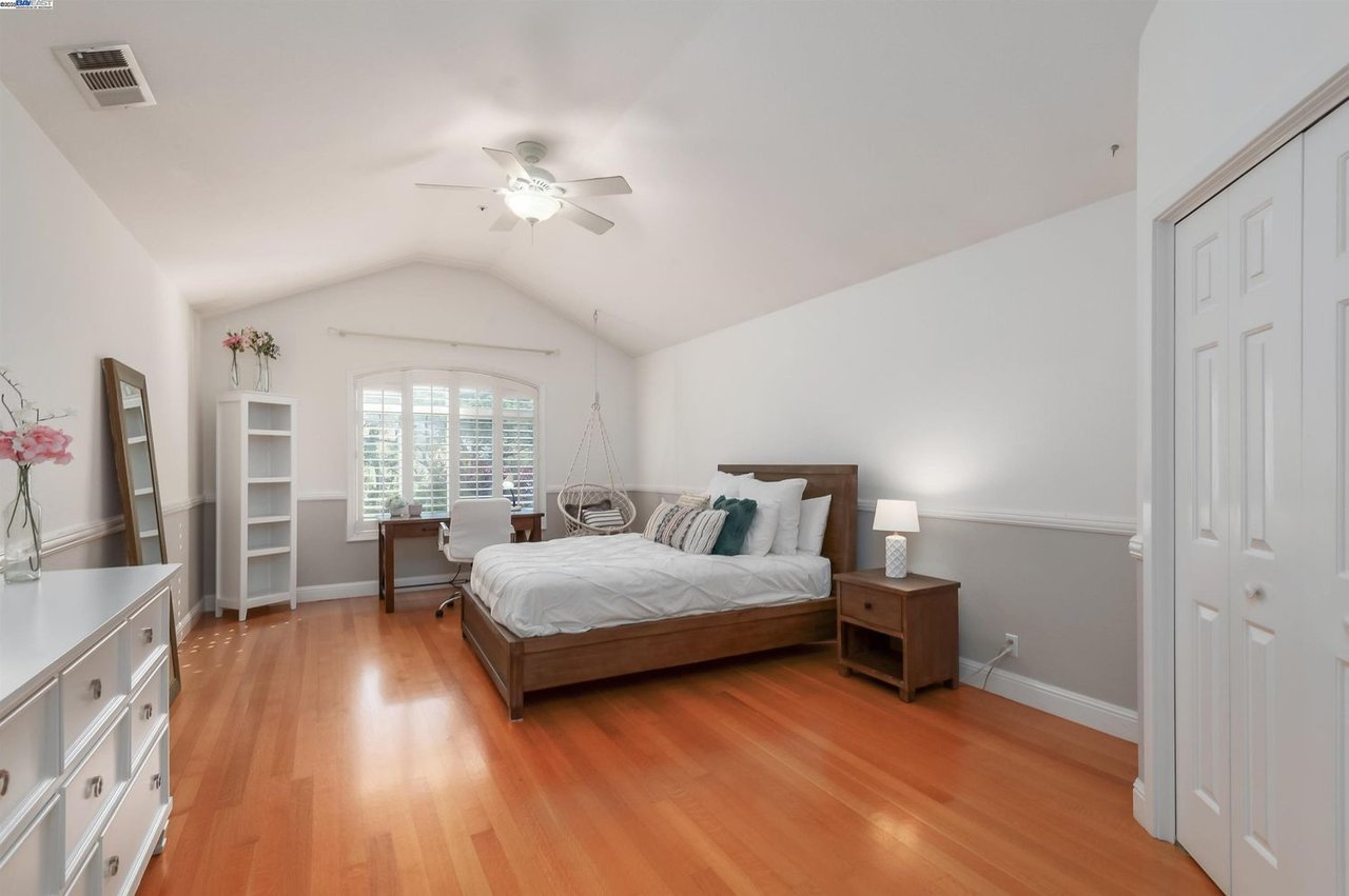1398 Benedict Ct