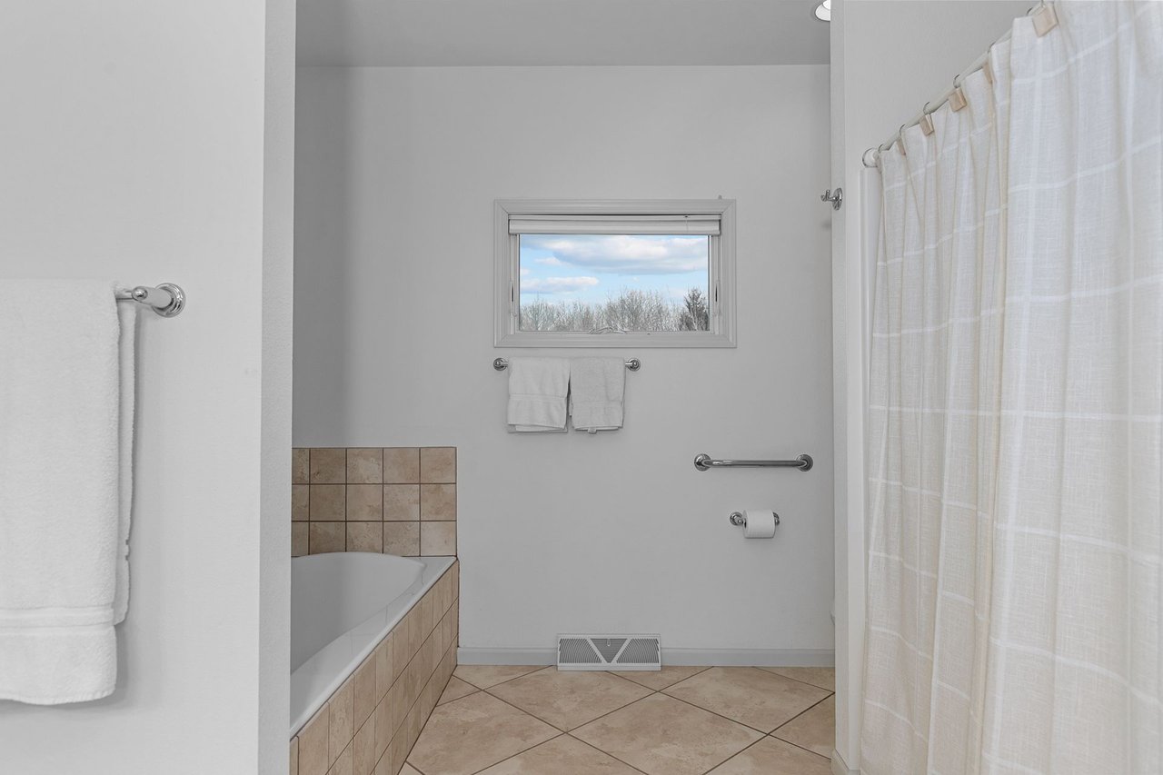 N4725 N Lakeshore Drive