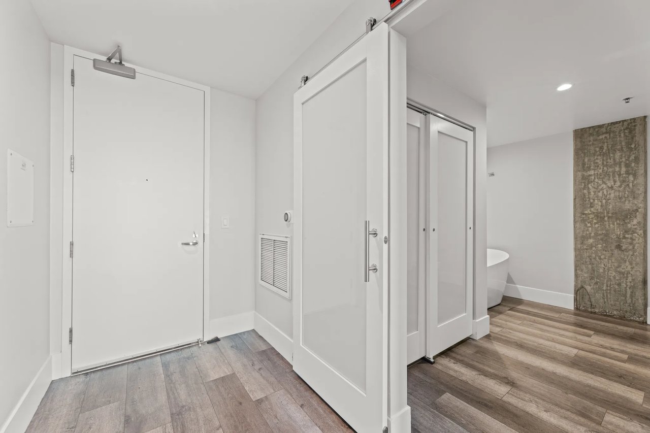 1818 L St #807