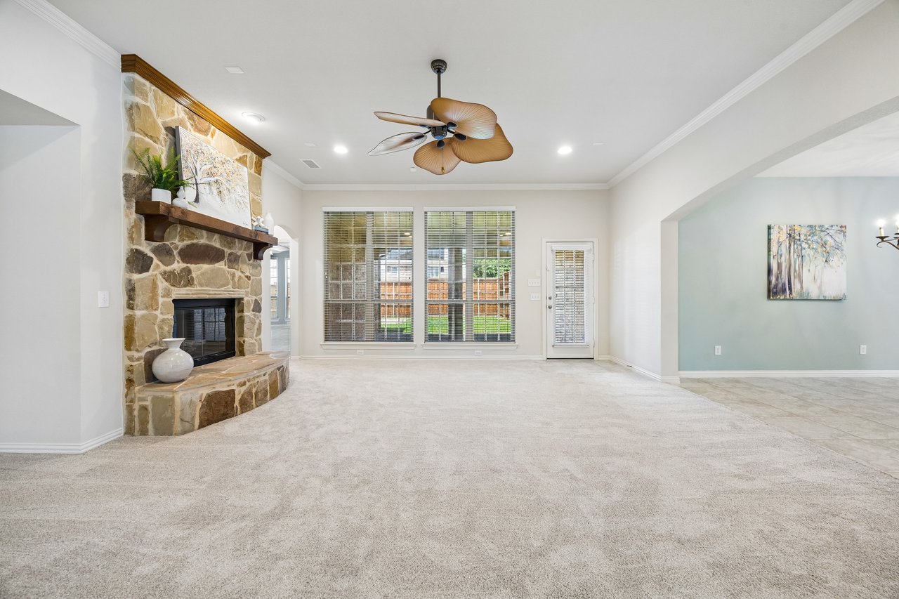 7001 Handen Drive