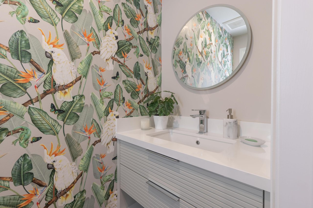 1064 Queen Street W 32A