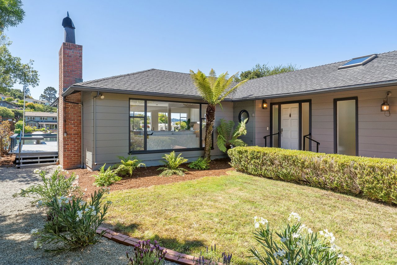 Single Level Living on the Belvedere Lagoon