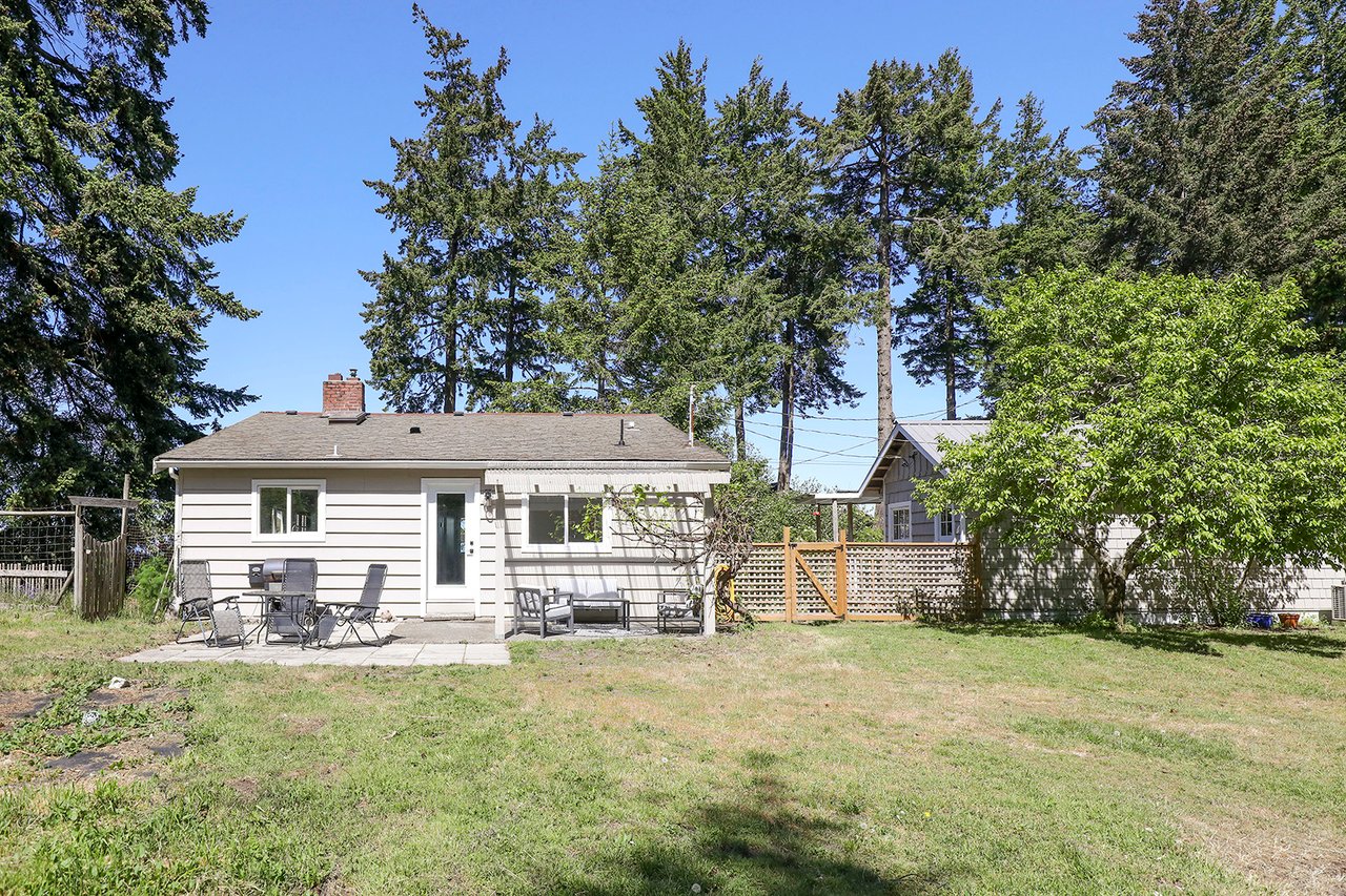 1143 Denny Rd