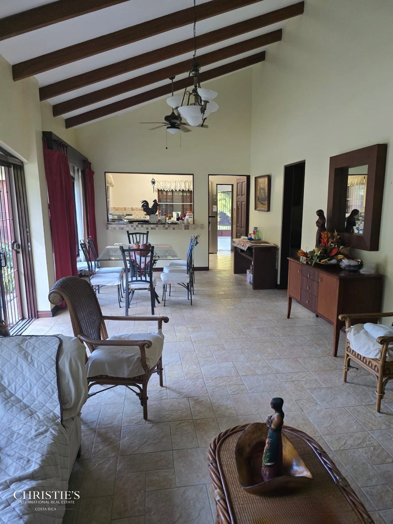 Private Estate Close to the Coast - Rancho Las Melinas