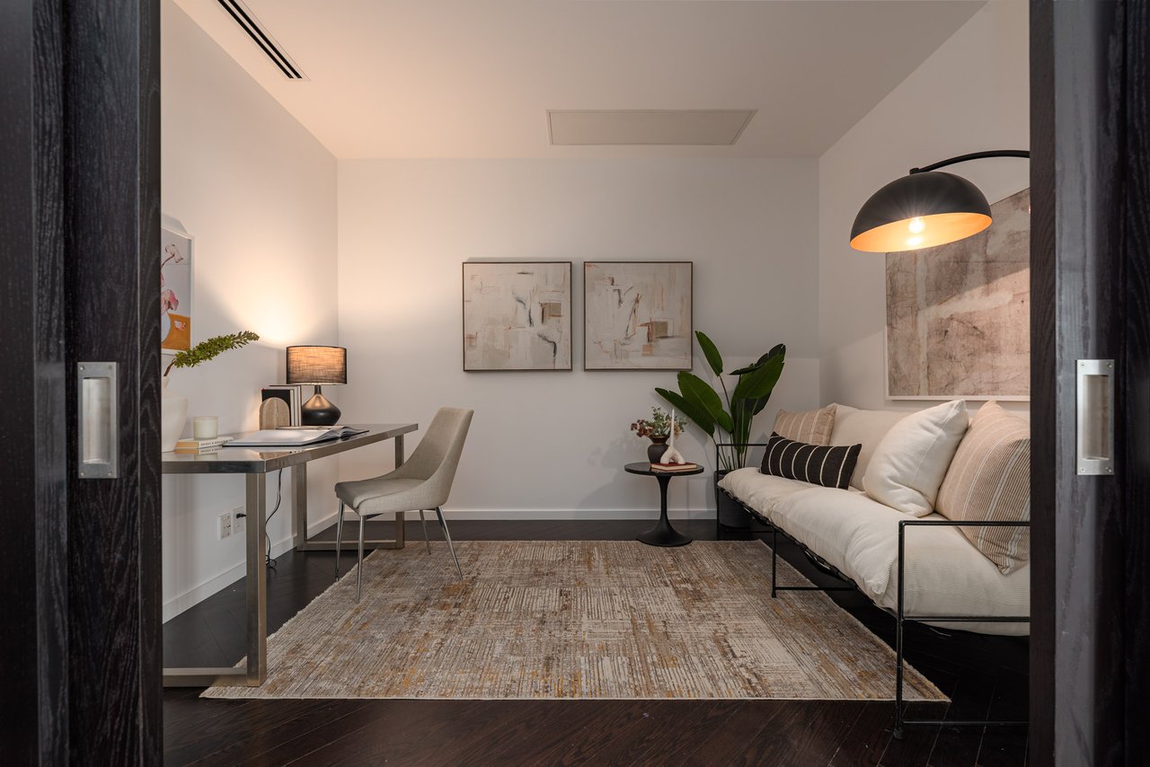 Suite 6104- 180 University Avenue