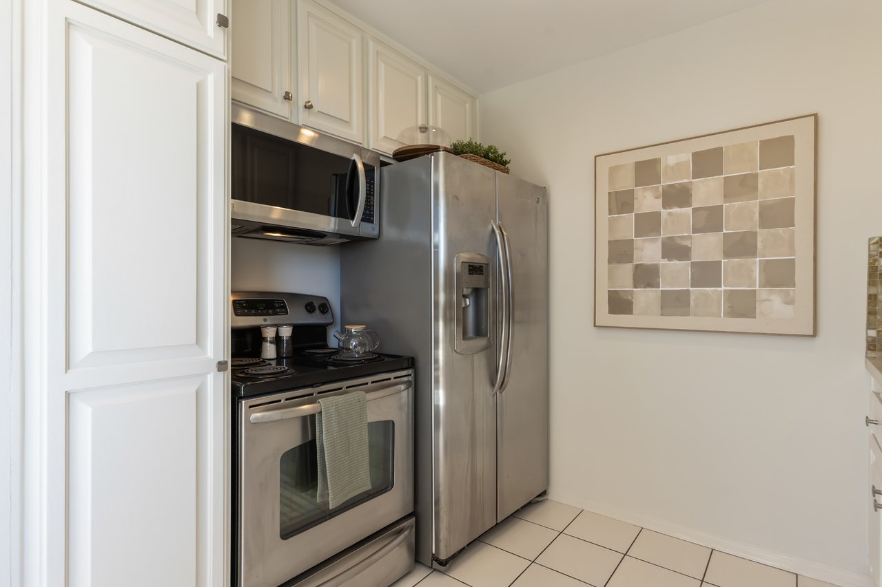 10751 Wilshire Blvd #1009, Westwood
