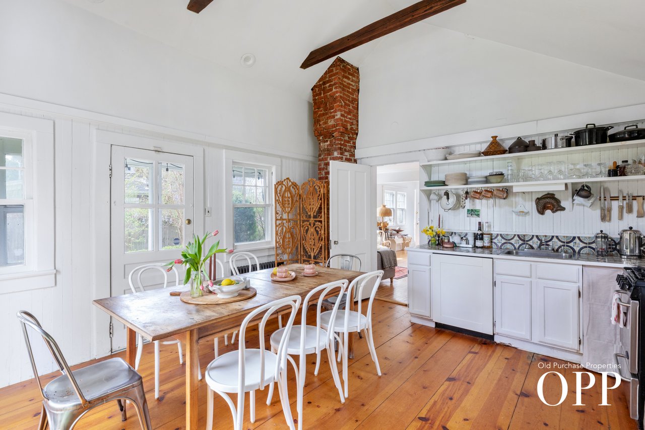 Early Bellport Charm Close to Everything